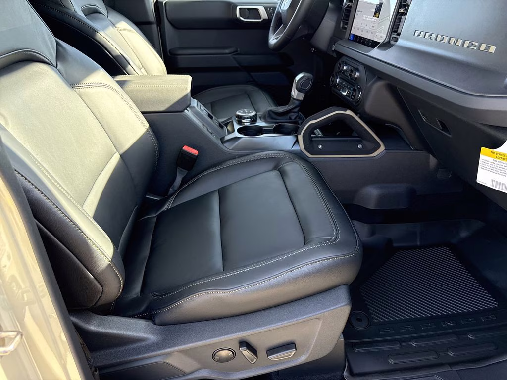 2026 Sand Ford Bronco Badlands 4X4 SUV