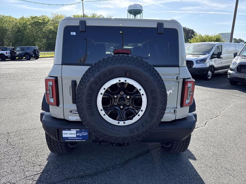 2026 Sand Ford Bronco Badlands 4X4 SUV