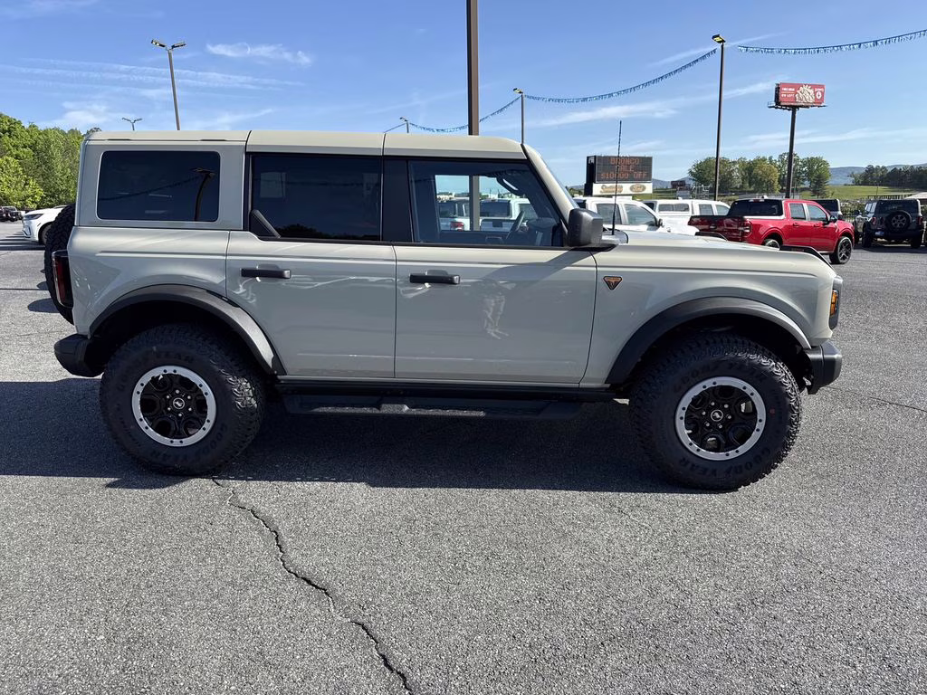 2026 Sand Ford Bronco Badlands 4X4 SUV