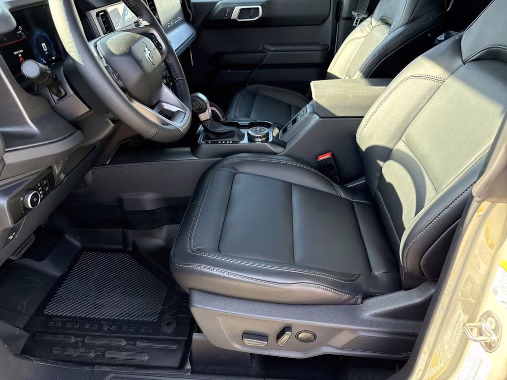 2026 Sand Ford Bronco Badlands 4X4 SUV