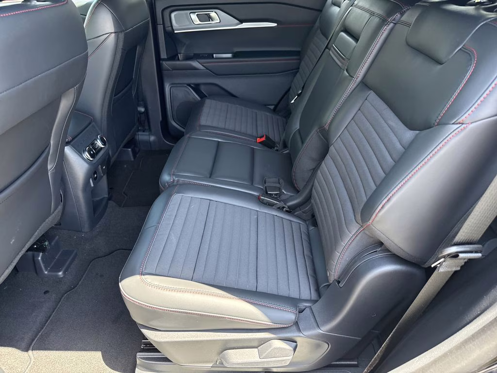 2026 Agate Black Metallic Ford Explorer ST-Line RWD SUV