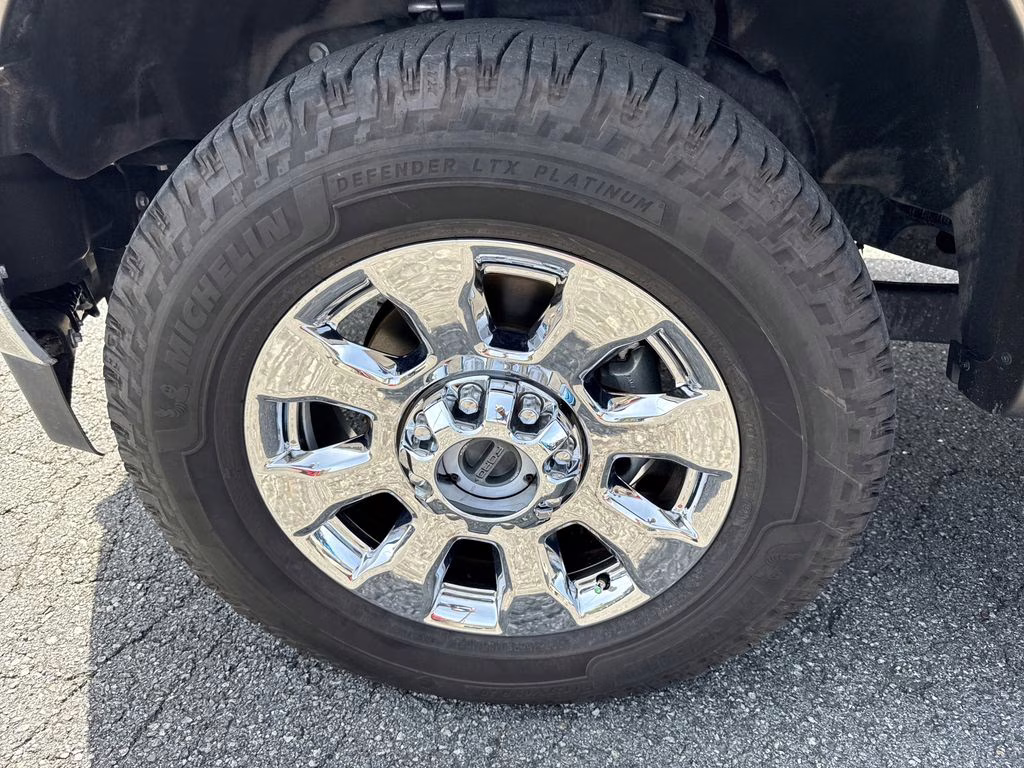 2019 White Platinum Metallic Tri-Coat Ford Super Duty F-250 SRW Lariat 4X4 Truck