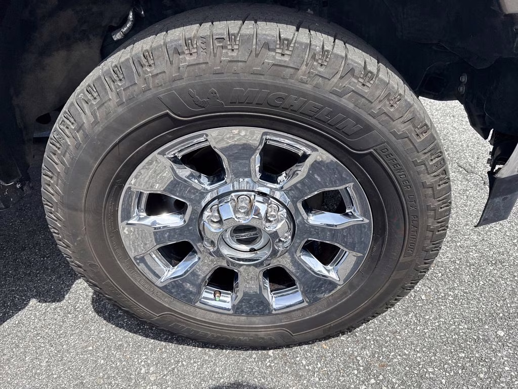 2019 White Platinum Metallic Tri-Coat Ford Super Duty F-250 SRW Lariat 4X4 Truck