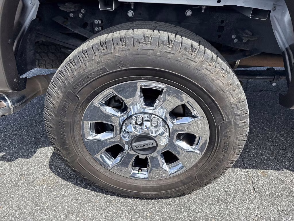 2019 White Platinum Metallic Tri-Coat Ford Super Duty F-250 SRW Lariat 4X4 Truck