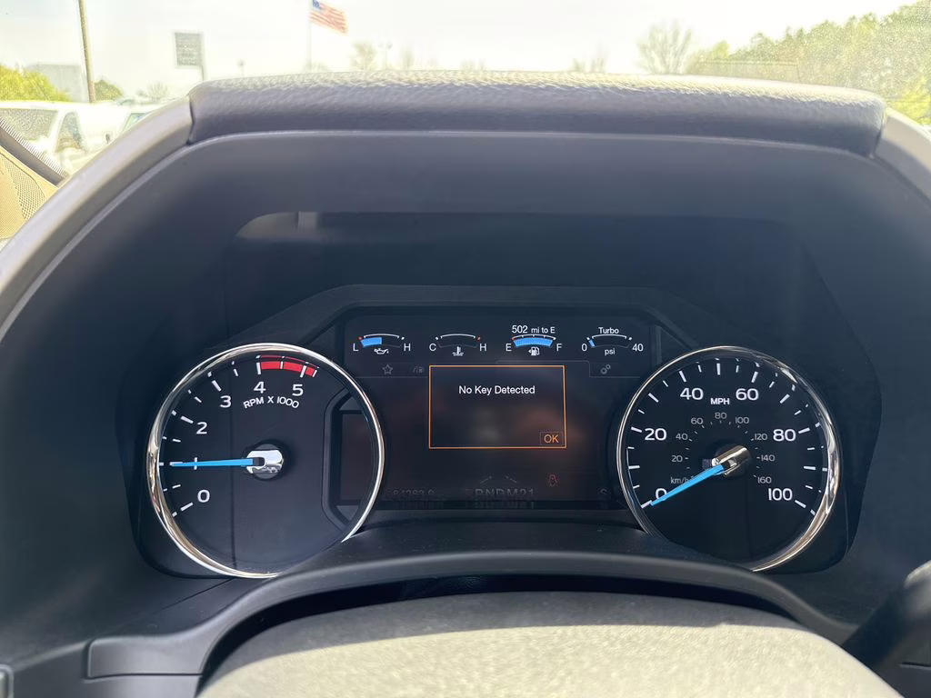 2019 White Platinum Metallic Tri-Coat Ford Super Duty F-250 SRW Lariat 4X4 Truck