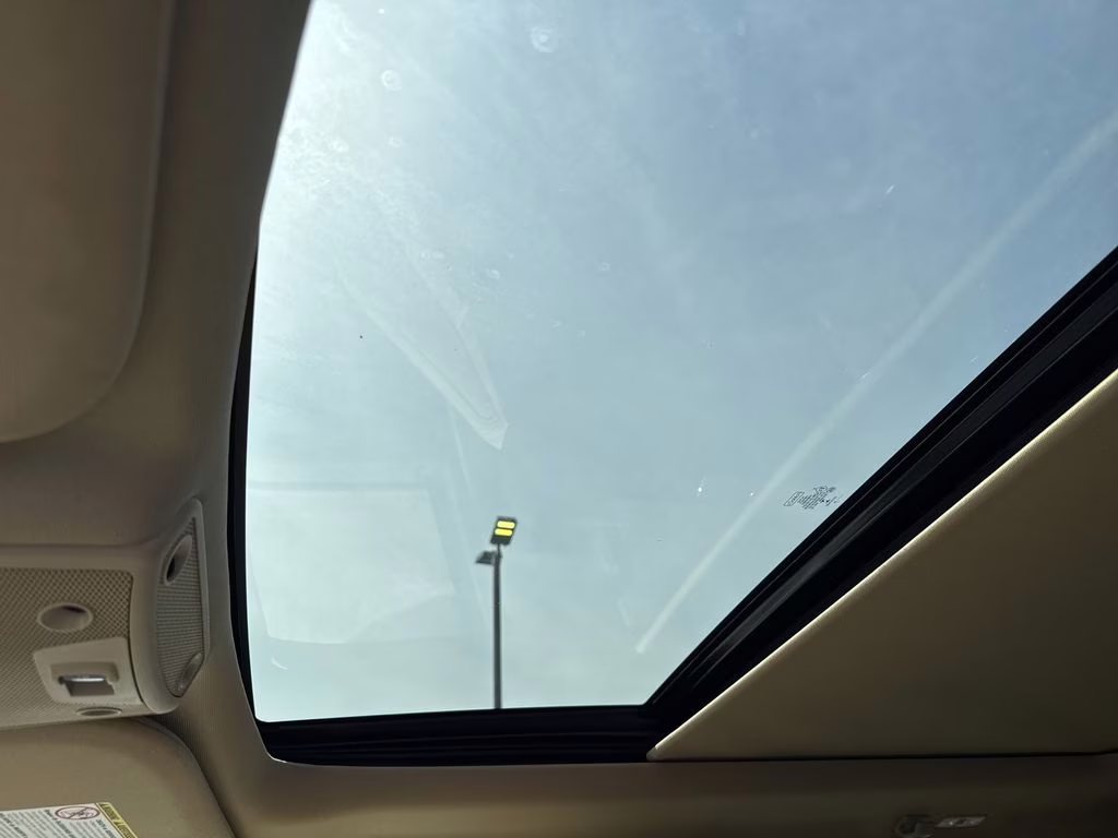 2019 White Platinum Metallic Tri-Coat Ford Super Duty F-250 SRW Lariat 4X4 Truck