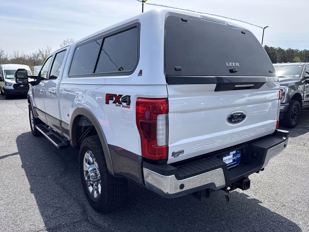 2019 White Platinum Metallic Tri-Coat Ford Super Duty F-250 SRW Lariat 4X4 Truck