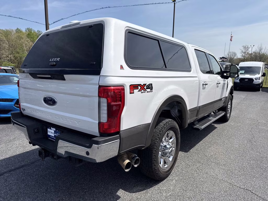 2019 White Platinum Metallic Tri-Coat Ford Super Duty F-250 SRW Lariat 4X4 Truck