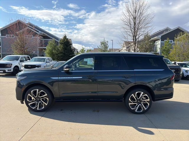 2026 Flight Blue Metallic Clearcoat Lincoln Navigator Reserve 4X4 SUV