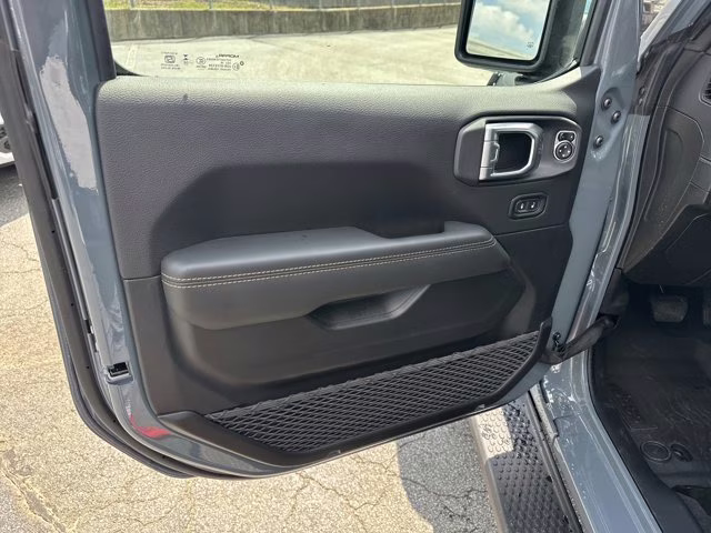 2026 Anvil Clear Coat Jeep Wrangler Sahara 4X4 Convertible