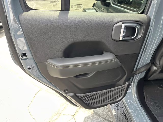 2026 Anvil Clear Coat Jeep Wrangler Sahara 4X4 Convertible