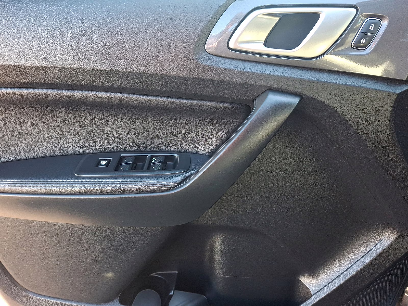 2020 Magnetic Metallic - J7 Ford Ranger LARIAT 4X4