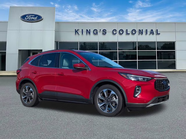 2023 Rapid Red Metallic Tinted Clearcoat Ford Escape Platinum w/Leather, 13.5 Screen, 360 Camera, & App FWD SUV