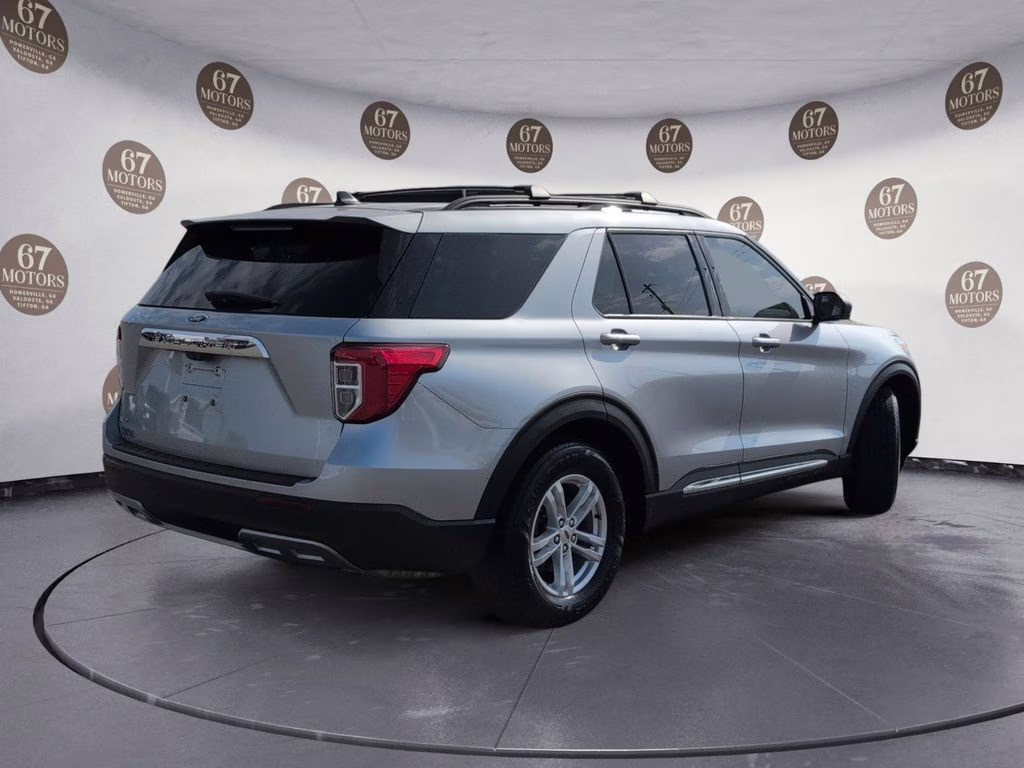 2023 Silver Metallic Ford Explorer XLT RWD SUV