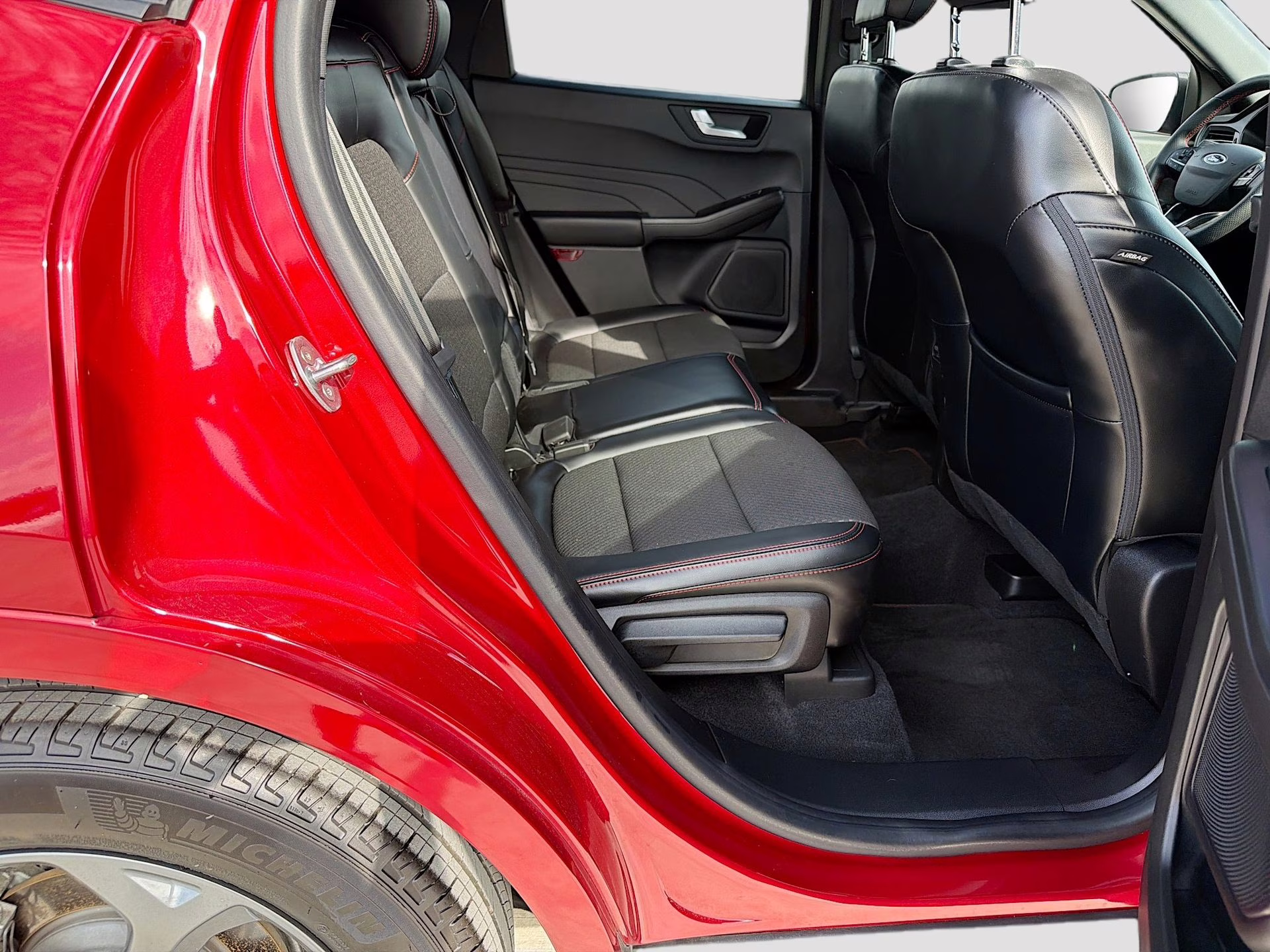 2023 Rapid Red Metallic Tinted Clearcoat Ford Escape ST-Line FWD SUV