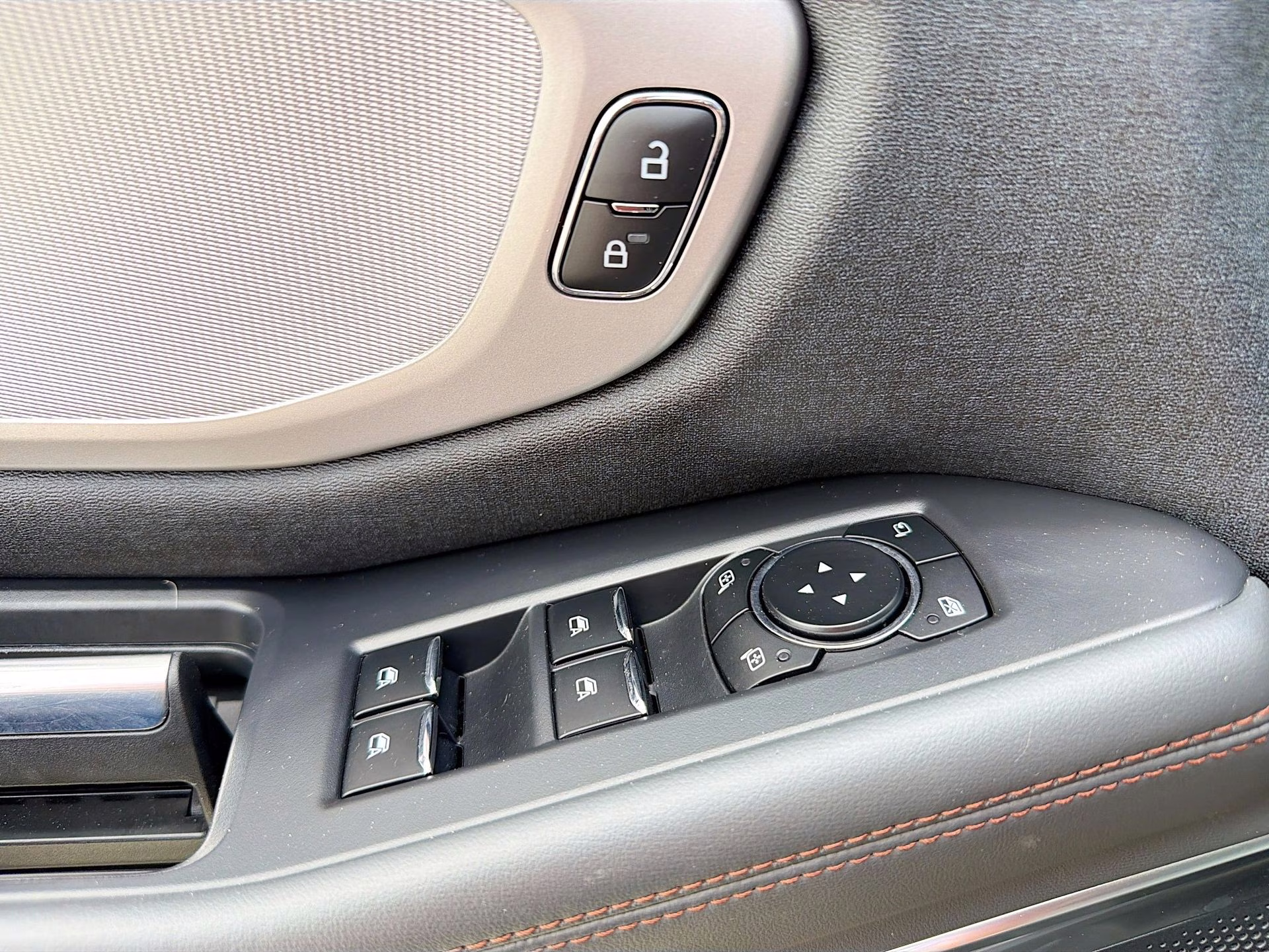 2025 Agate Black Metallic Ford Expedition Max Active 4X4 SUV