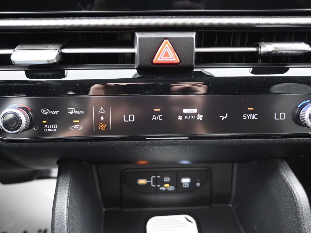 2026 Glacial White Pearl Kia Sportage EX FWD SUV