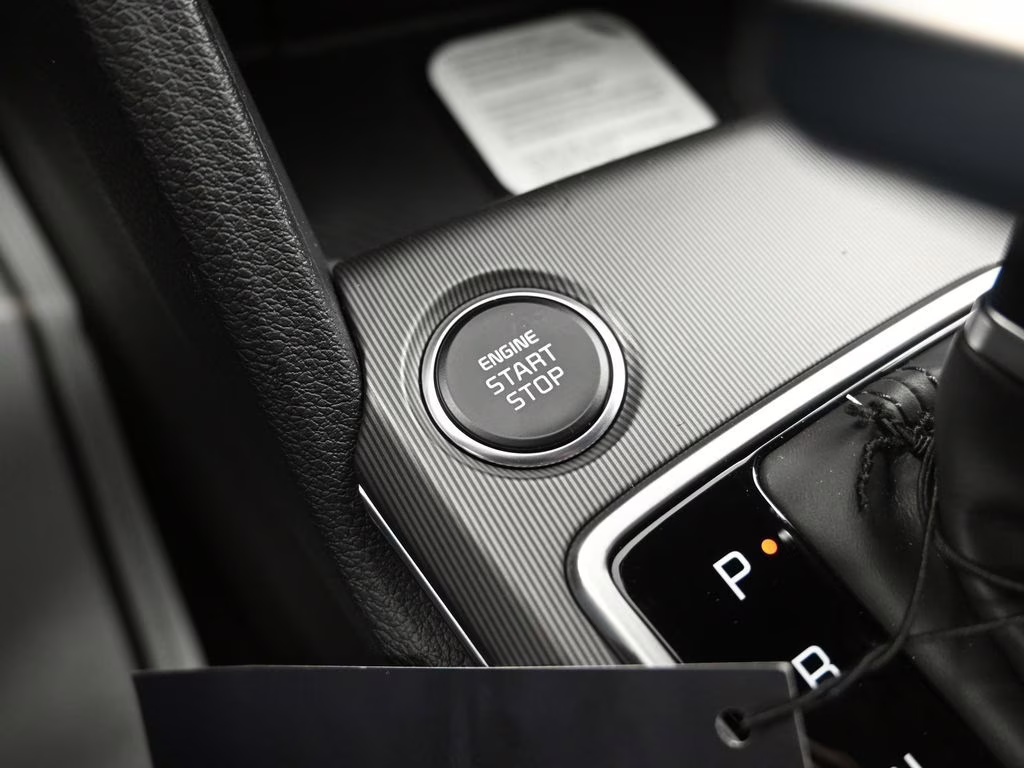 2026 Glacial White Pearl Kia Sportage EX FWD SUV