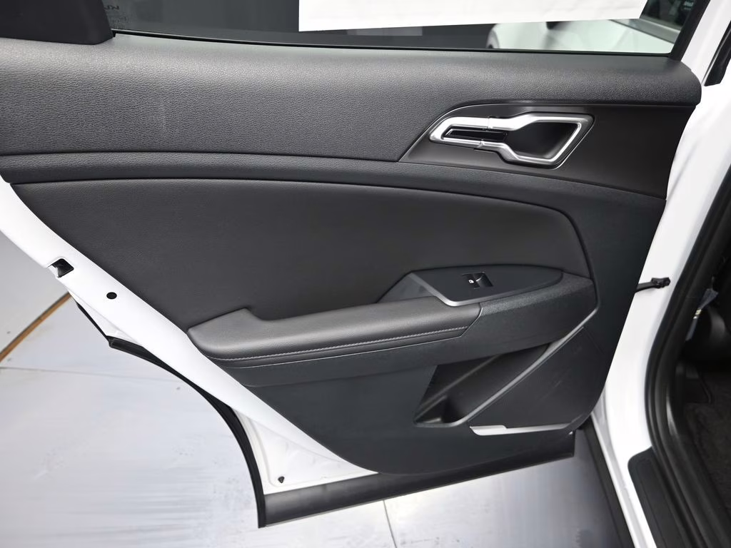 2026 Glacial White Pearl Kia Sportage EX FWD SUV