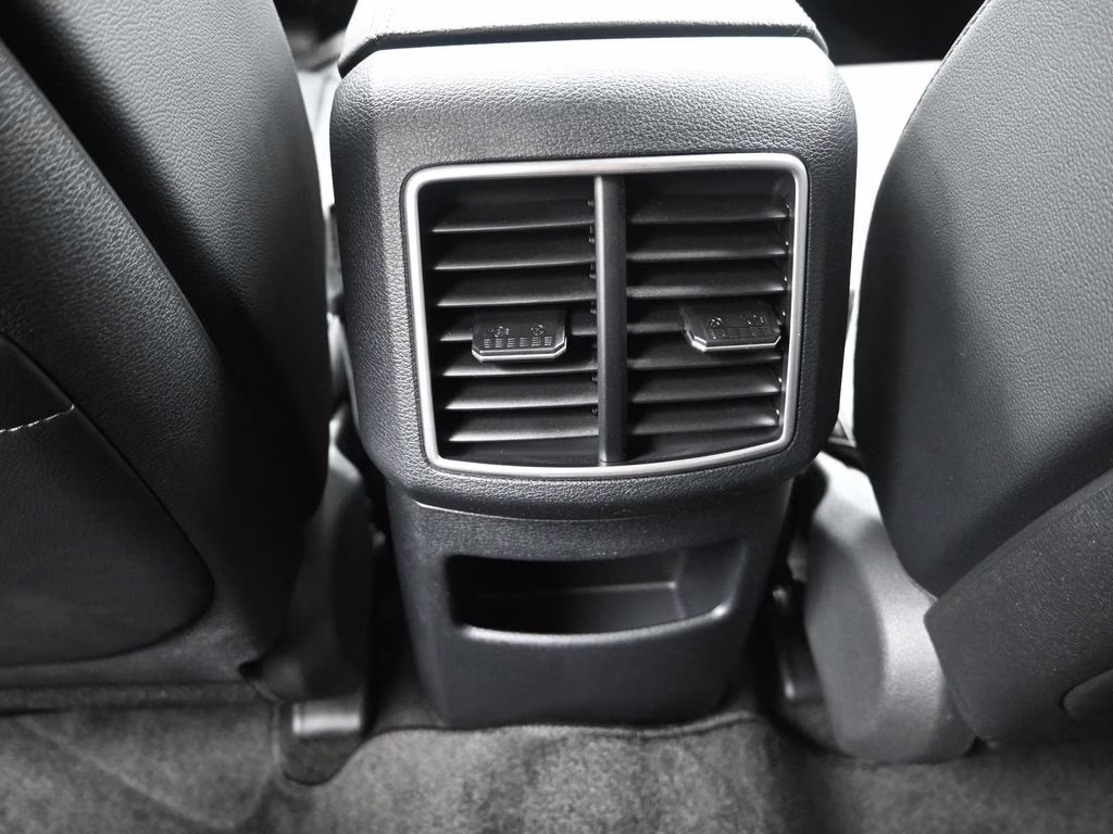 2026 Glacial White Pearl Kia Sportage EX FWD SUV