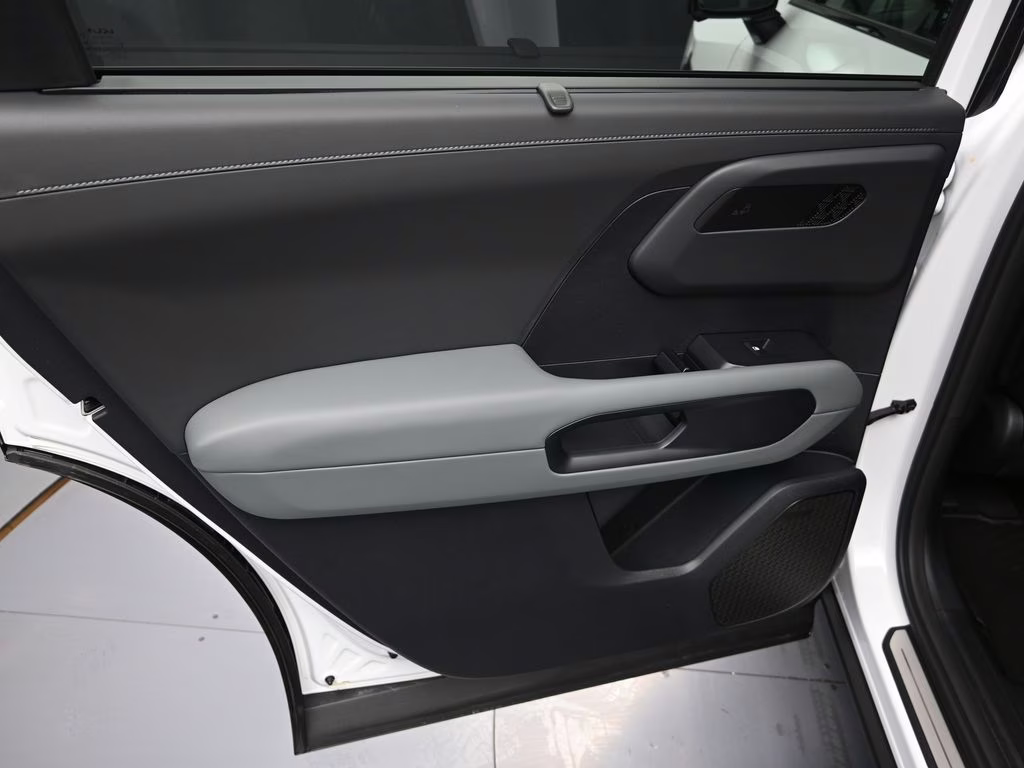 2027 Glacial White Pearl Kia Telluride Hybrid X-Line SX AWD SUV