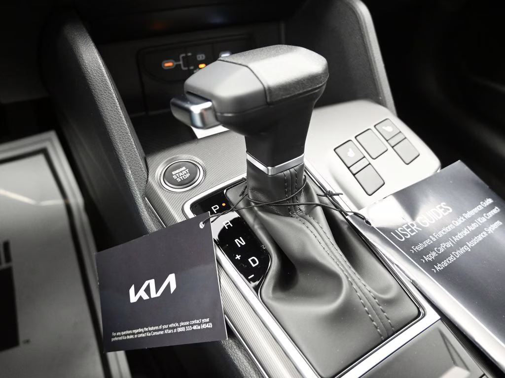 2026 Glacial White Pearl Kia Sportage EX FWD SUV