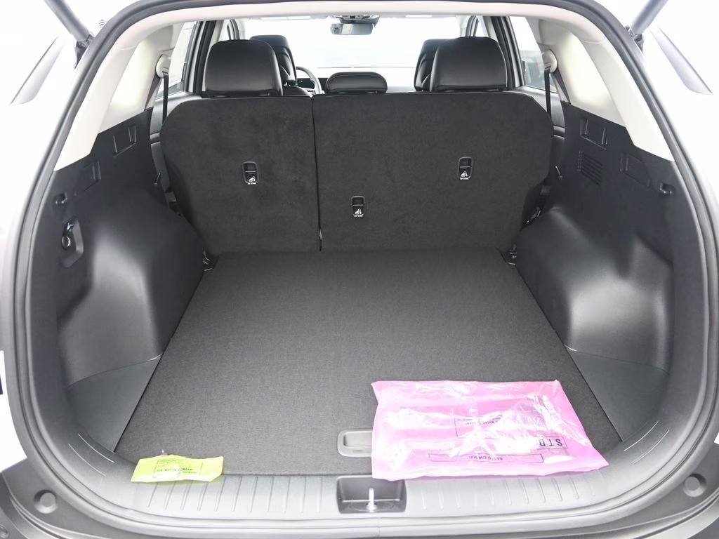 2026 Glacial White Pearl Kia Sportage EX FWD SUV