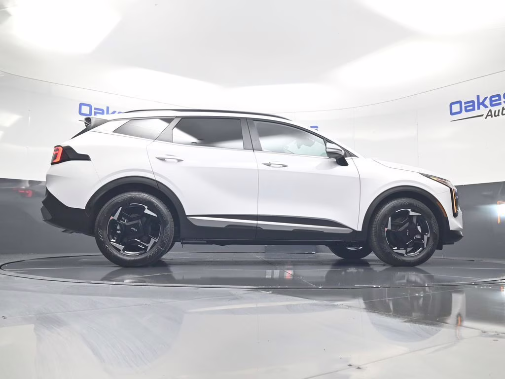 2026 Glacial White Pearl Kia Sportage EX FWD SUV