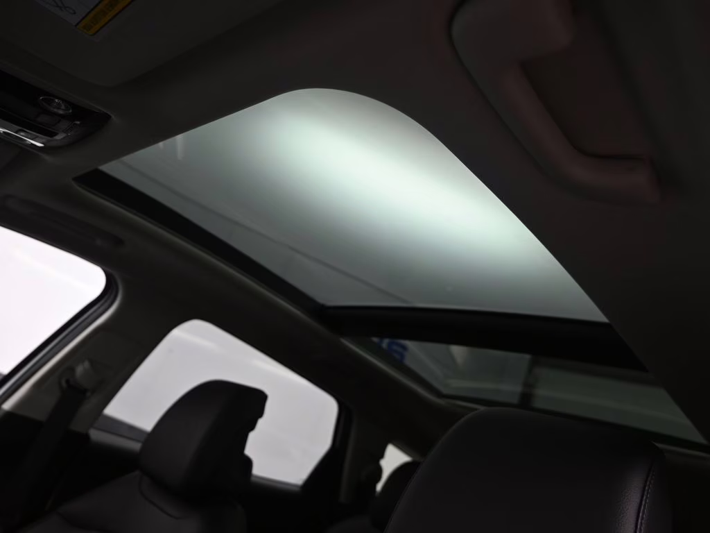 2026 Glacial White Pearl Kia Sportage EX FWD SUV
