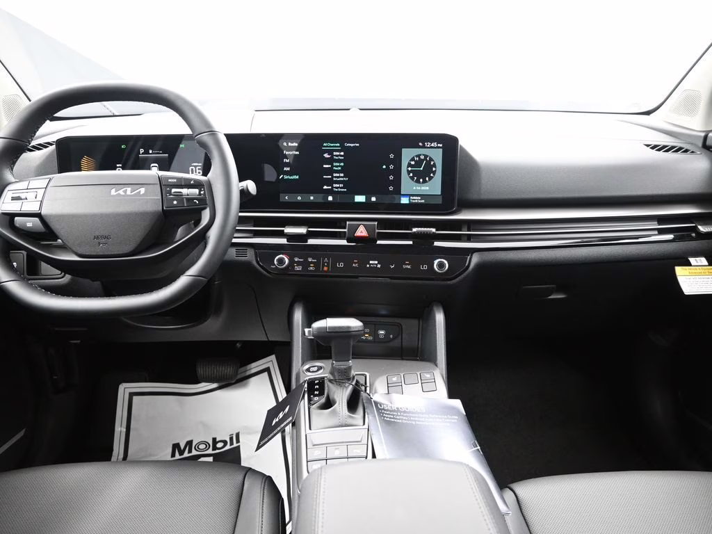 2026 Glacial White Pearl Kia Sportage EX FWD SUV