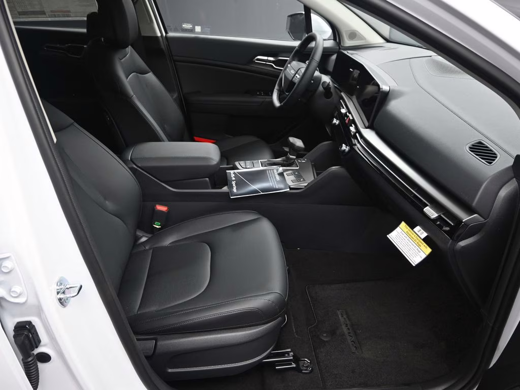 2026 Glacial White Pearl Kia Sportage EX FWD SUV