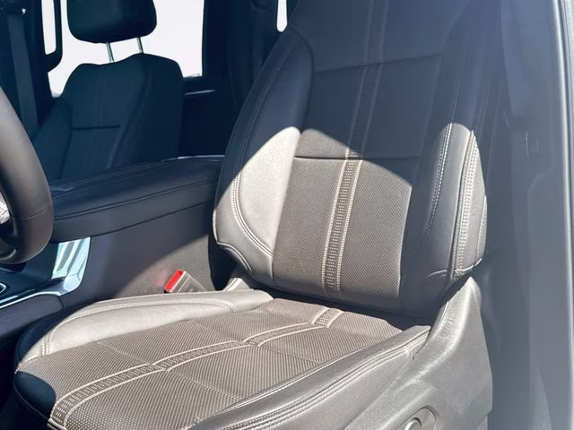 2024 Summit White Chevrolet Silverado 3500HD High Country 4X4 Truck