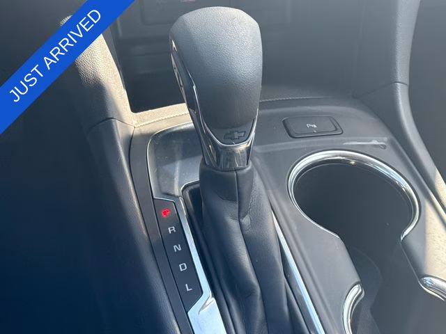 2024 Summit White Chevrolet Equinox LT FWD SUV