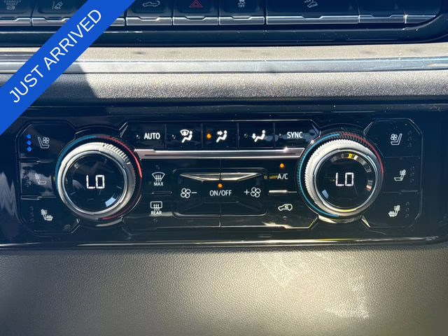 2024 Summit White Chevrolet Silverado 3500HD High Country 4X4 Truck