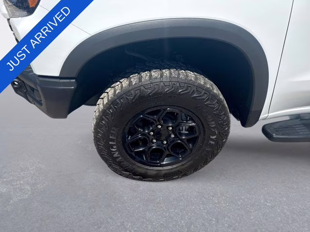 2024 Summit White Chevrolet Silverado 1500 ZR2 4X4 Truck