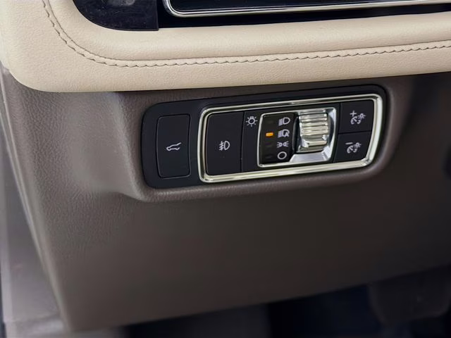 2022 White Metallic Lincoln Aviator Reserve AWD SUV