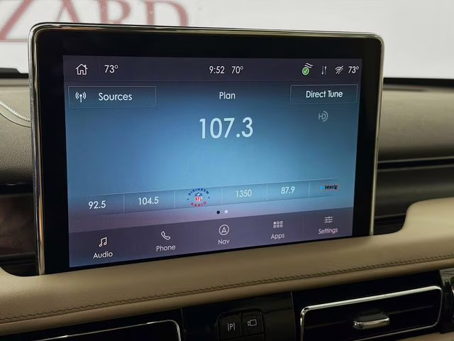 2022 White Metallic Lincoln Aviator Reserve AWD SUV