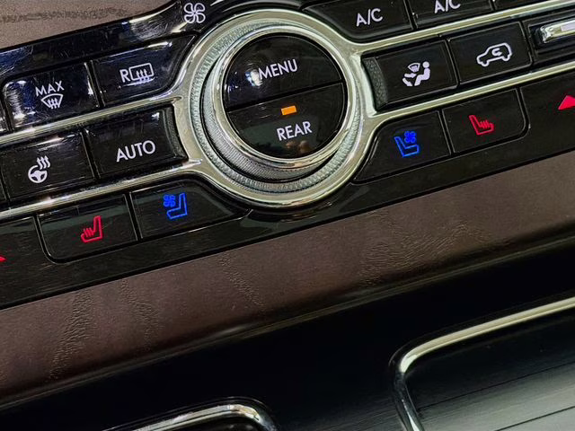 2022 White Metallic Lincoln Aviator Reserve AWD SUV