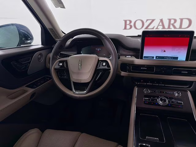 2022 White Metallic Lincoln Aviator Reserve AWD SUV