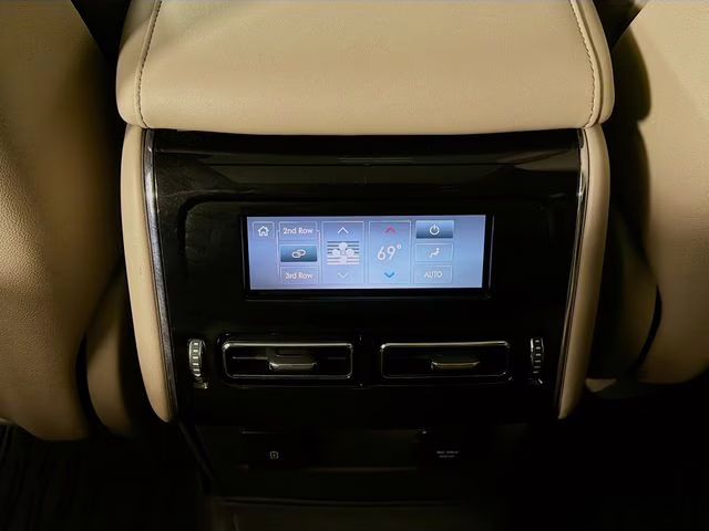 2022 White Metallic Lincoln Aviator Reserve AWD SUV