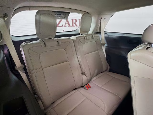 2022 White Metallic Lincoln Aviator Reserve AWD SUV