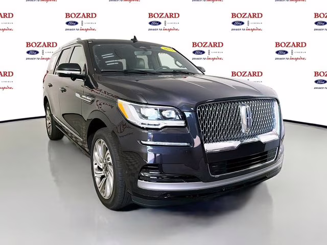2024 Gray Metallic Lincoln Navigator Reserve 4X4 SUV
