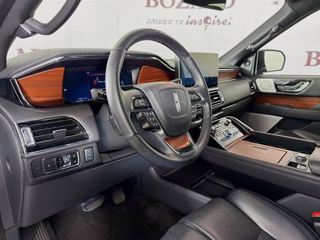 2024 Gray Metallic Lincoln Navigator Reserve 4X4 SUV