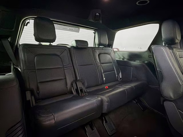 2024 Gray Metallic Lincoln Navigator Reserve 4X4 SUV