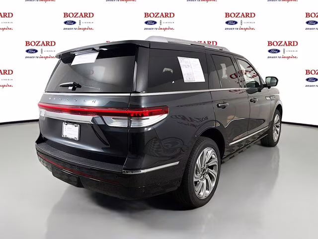 2024 Gray Metallic Lincoln Navigator Reserve 4X4 SUV