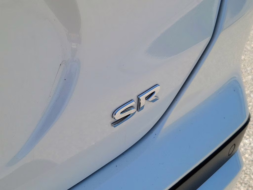 2024 Aspen White Nissan Kicks SR FWD SUV