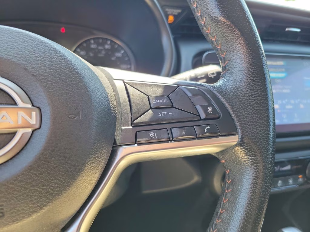 2024 Aspen White Nissan Kicks SR FWD SUV