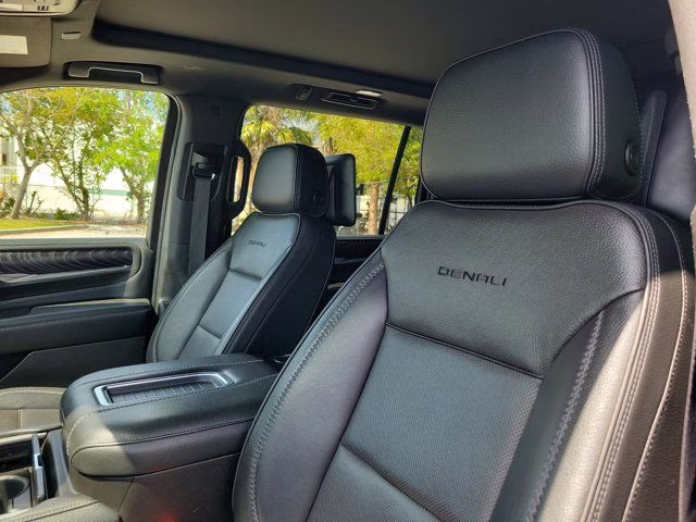 2021 Onyx Black GMC Yukon XL Denali 4X4 SUV