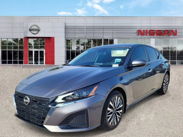 2024 Gun Metallic Nissan Altima 2.5 SV FWD Sedan