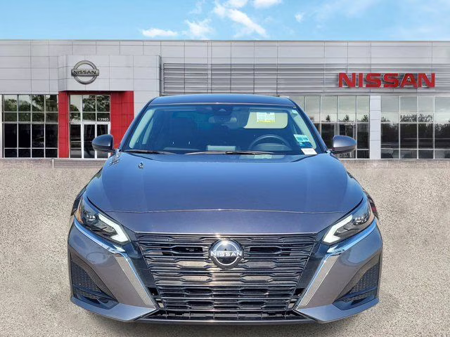 2024 Gun Metallic Nissan Altima 2.5 SV FWD Sedan